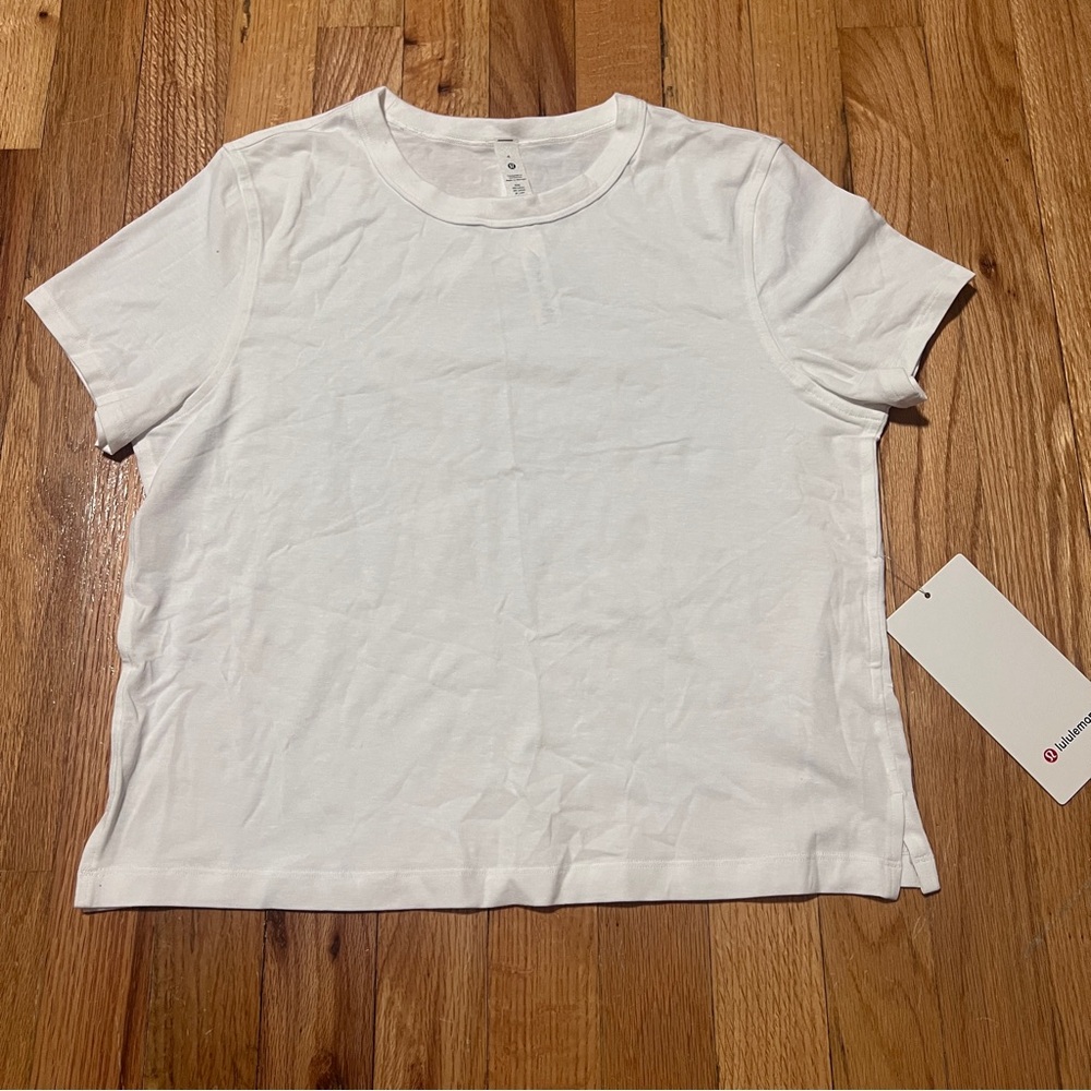 Lululemon Classic Fit Cotton Blend Tee Size 4